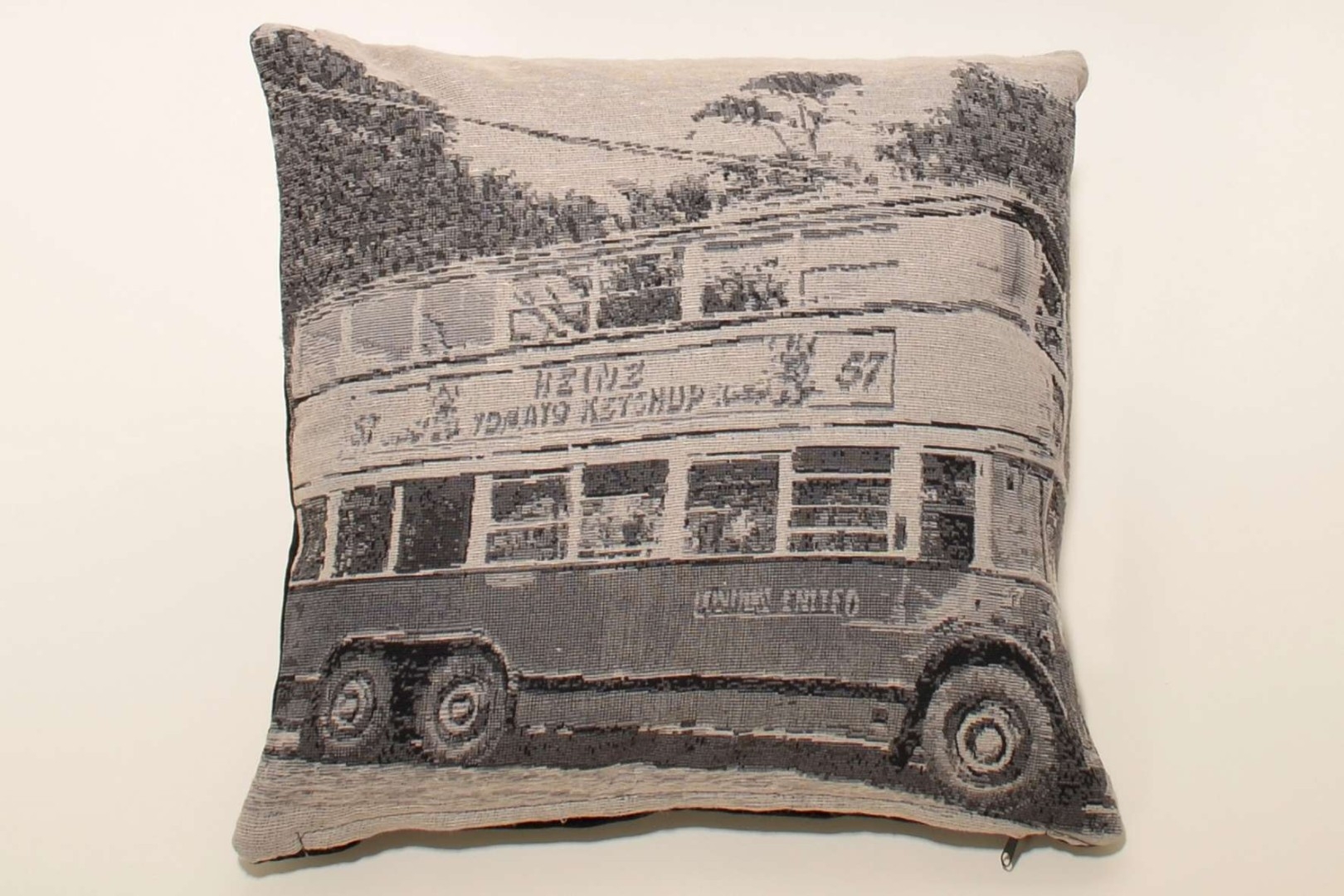 ΜΑΞΙΛΑΡΟΘΗΚΗ (45cm x 45cm) ENGLISH BUS BLACK 