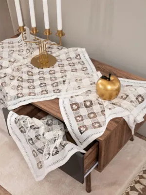 Χειροποίητο σετ 5 τεμαχίων DF5159 - Σετ 5 τεμαχίων (καρέ 90x90 cm/ τραβέρσα 40x160 cm/ τραπεζοκαρέ 135x135cm/ πετσετάκια 2 τεμ 40x40 cm)