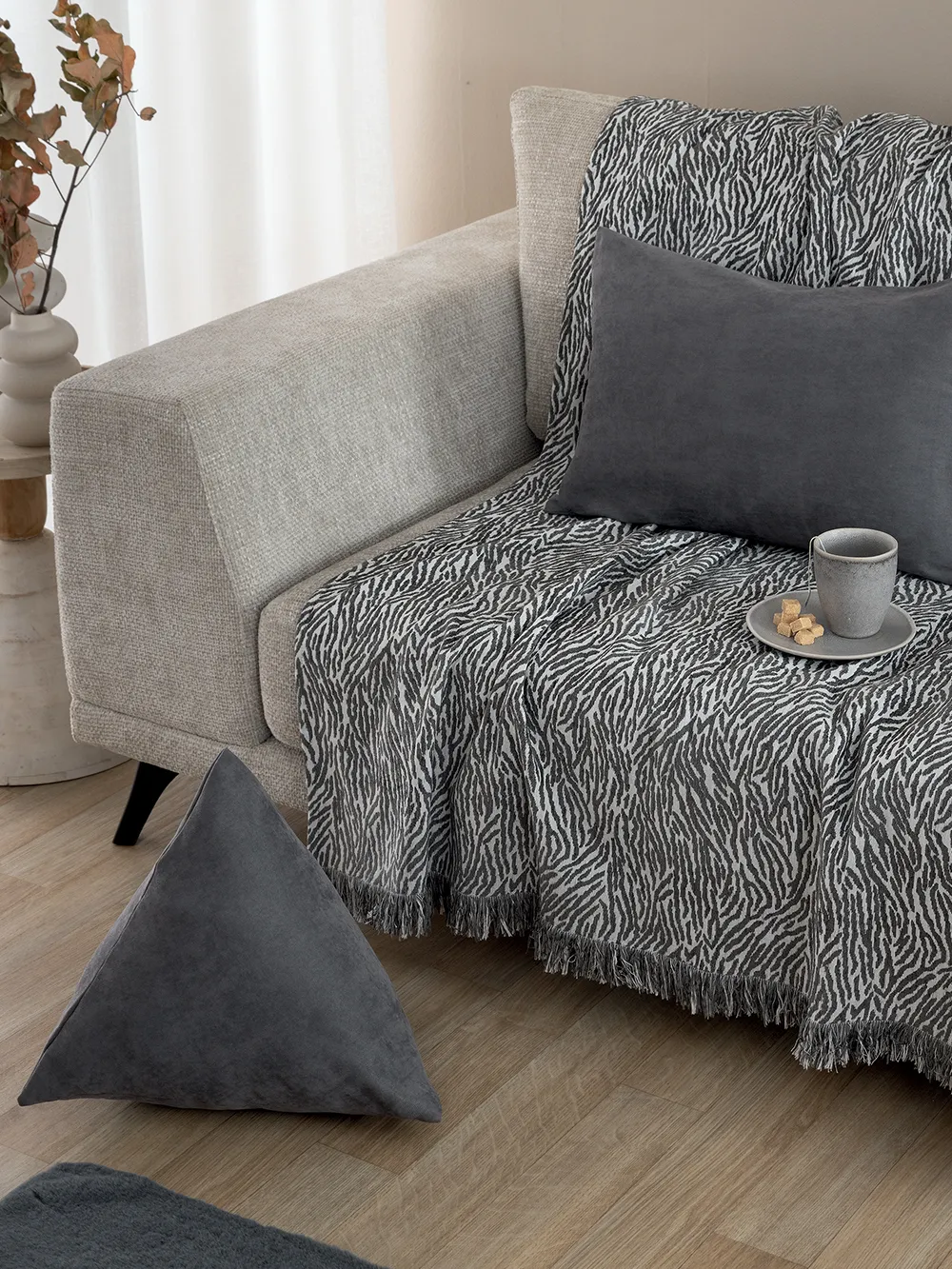 Διακοσμητική μαξιλαροθήκη με γέμιση 43x43x43 AS104 GREY