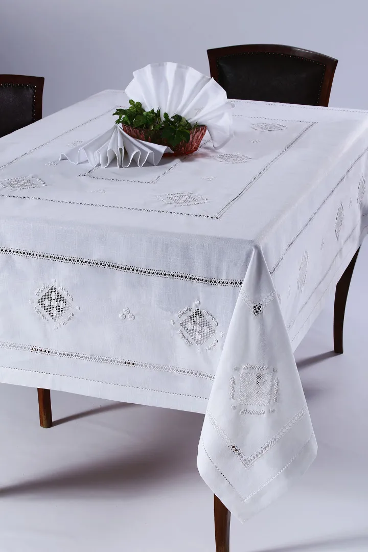 Χειροποίητο τραπεζομάντηλο 8702 (170cm x 220cm) λευκό
