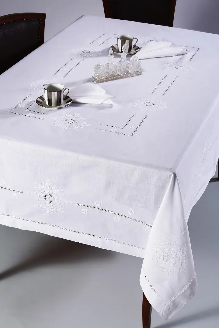 Χειροποίητο τραπεζομάντηλο 8122 (170cm x 220cm) λευκό