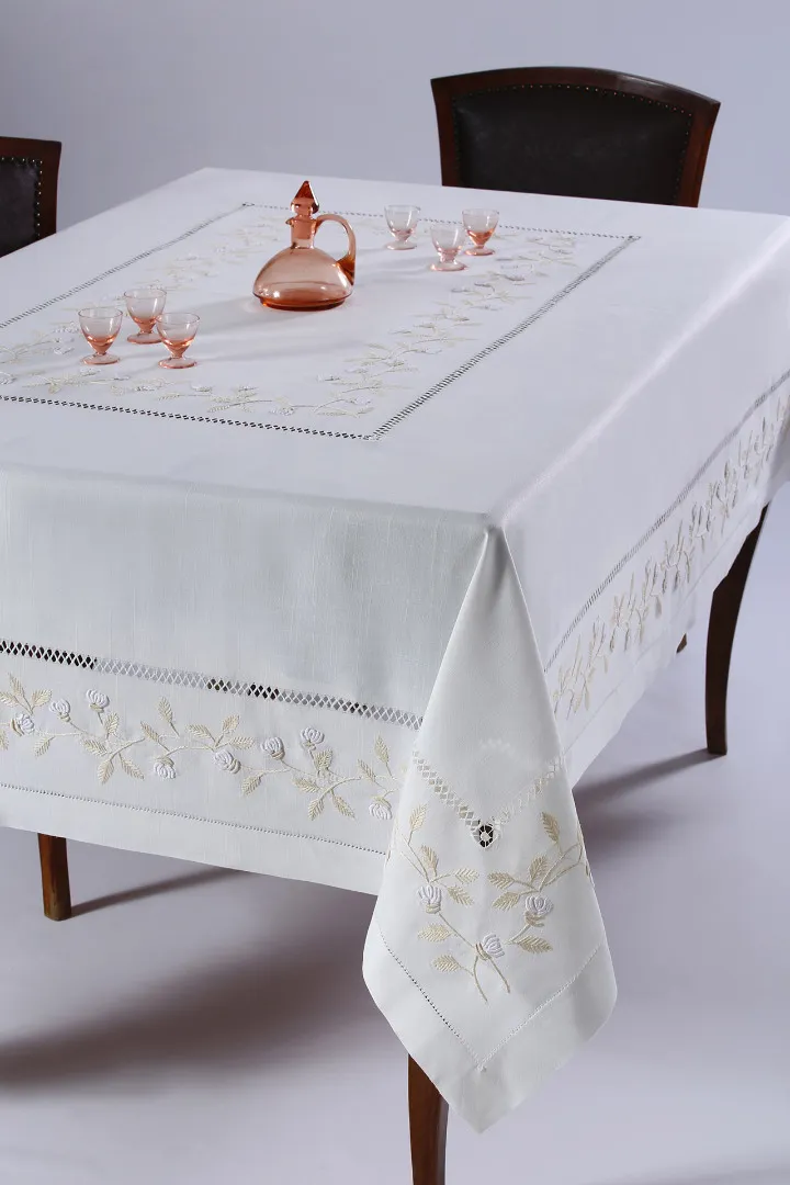 Χειροποίητο τραπεζομάντηλο 8302 (170cm x 270cm) λευκό
