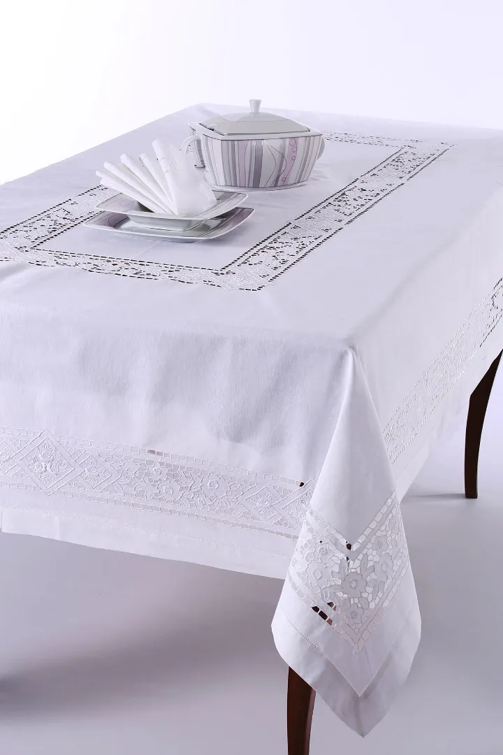 Χειροποίητο τραπεζομάντηλο 682 (170cm x 220cm) λευκό