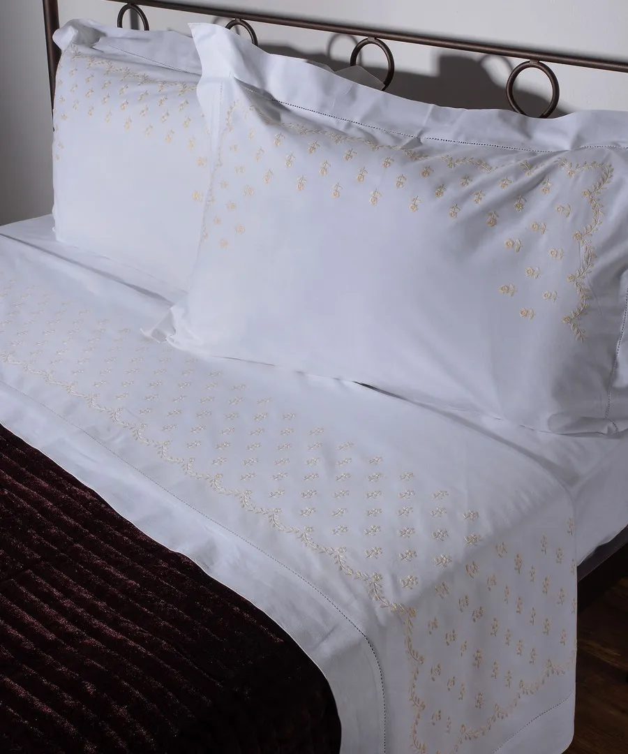 ΧΕΙΡΟΠΟΙΗΤΟ ΣΕΝΤΟΝΙ ΜΕ ΚΕΝΤΗΜΑ 2806B ΤΕΣΣΑΡΩΝ ΤΕΜΑΧΙΩΝ (225CM X 270CM) ΛΕΥΚΟ ΚΙΤΡΙΝΟ