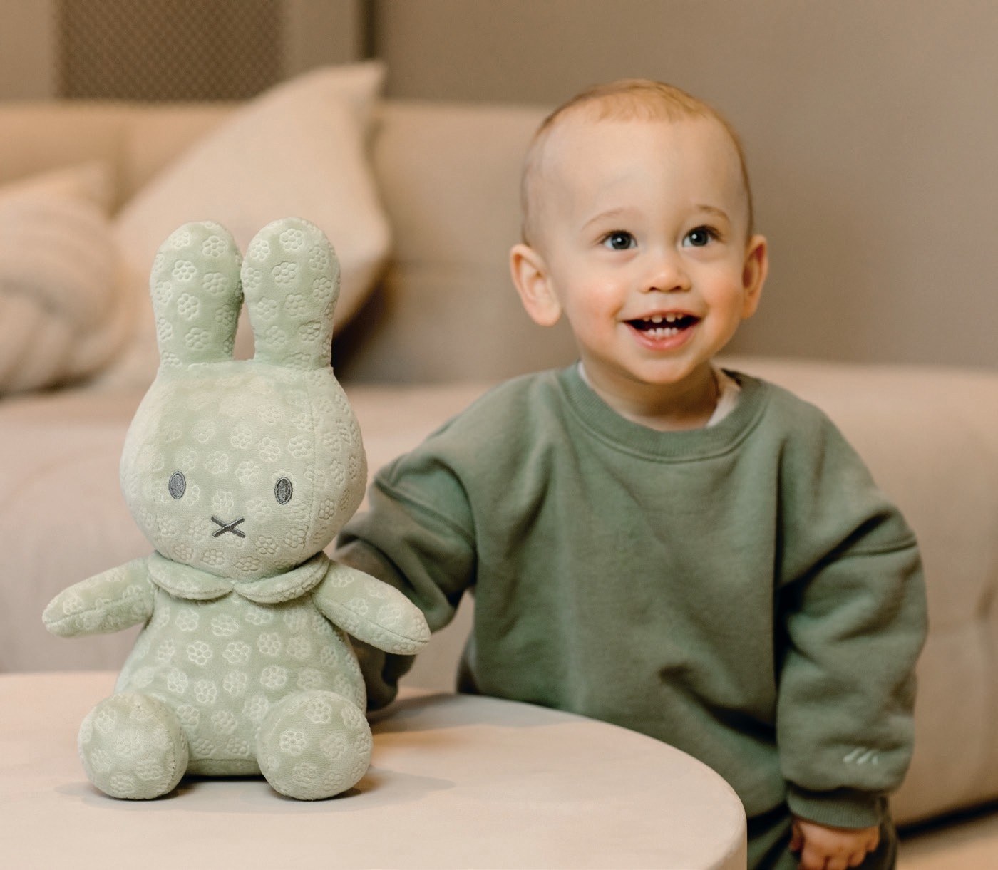 Λούτρινο Από Βελουτέ Ύφασμα 30cm Πράσινο Miffy Flowers