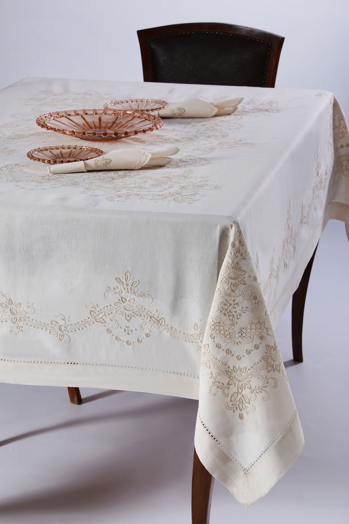 Χειροποίητο τραπεζομάντηλο 3X43 (170cm x 220cm) μπέζ