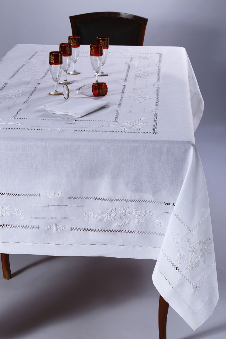 Χειροποίητο τραπεζομάντηλο 717 (170cm x 220cm) λευκό