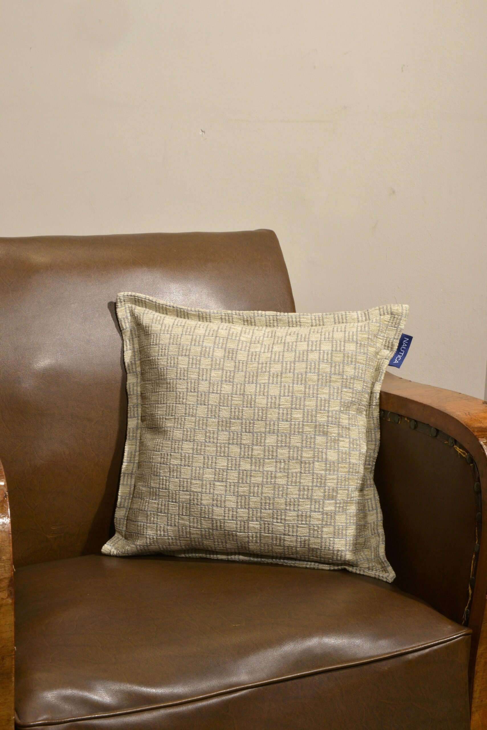 Μαξιλαροθήκη Διακοσμητική 43x43 Σενίλ Μπεζ Καρρώ