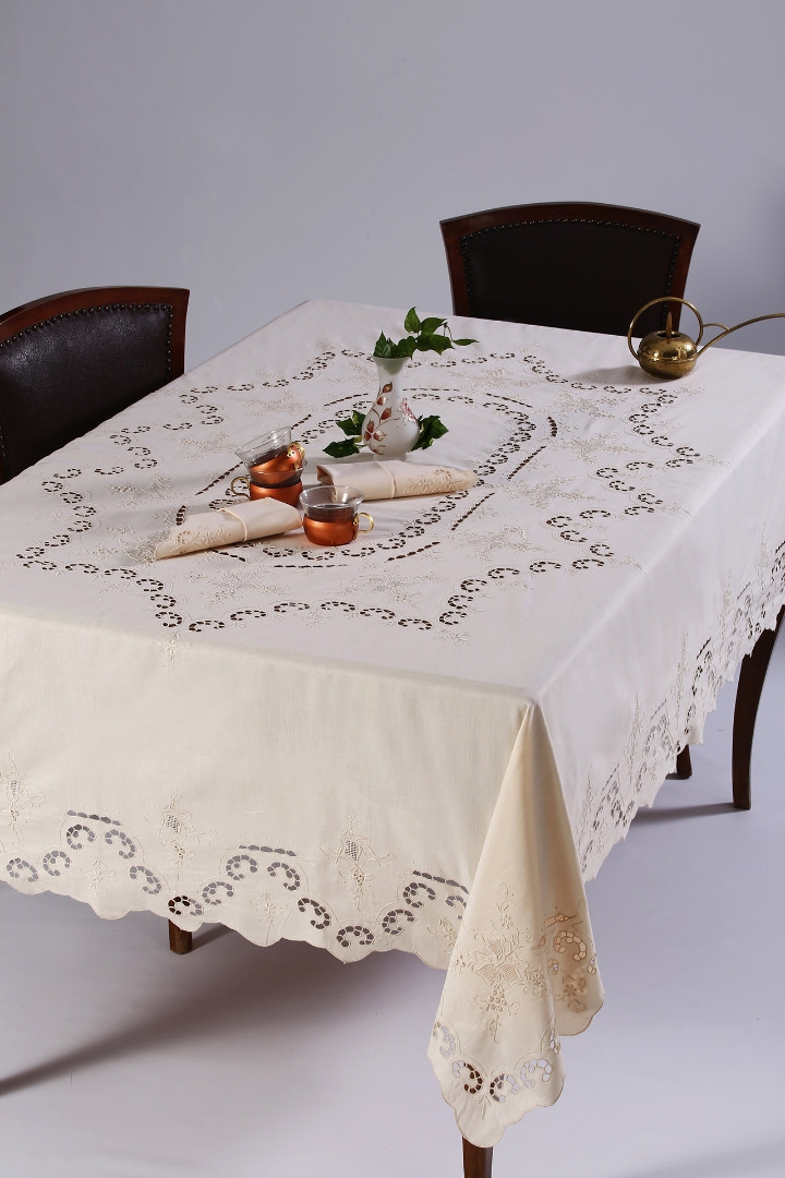 Χειροποίητο τραπεζομάντηλο 1285 (170cm x 170cm) μπέζ