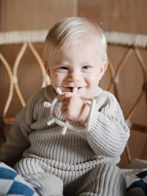 Μασητικό Σιλικόνης με Χερούλι Sensory - Mushie