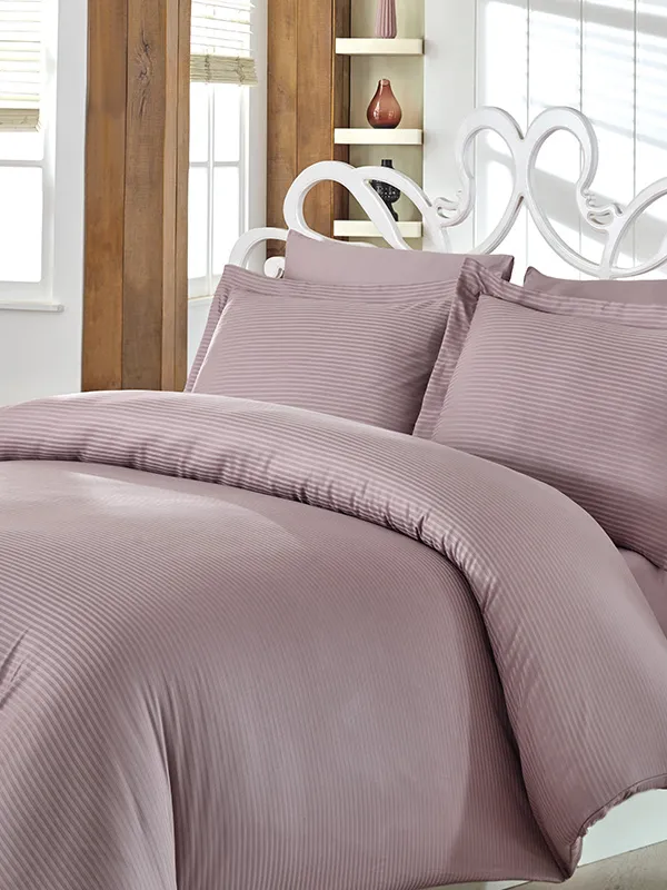 Προϊόν ΝΕΧΤ 3194 ΚΟΥΒΕΡΤΙΝΑ 100%CΟΤ SΑΤΙΝ SΤRΙΡΕ 225Χ245 ΣΕΤ 3 ΤΕΜ - Μωβ Εικόνα