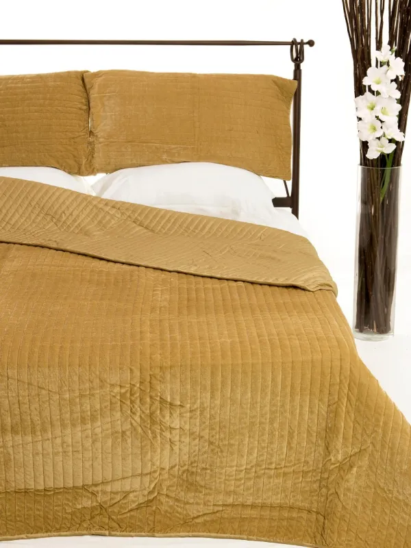 Προϊόν ΚΟΥΒΕΡΛΙ σετ (220cm x 240cm + 2 x 50cm x 70cm) VELVET χρυσό Εικόνα