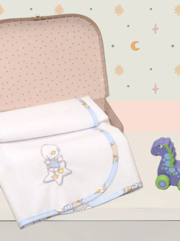 Προϊόν Σελτεδάκι με Κέντημα 50x70cm 250 γρ/τμ Design 211 Oliver Baby Εικόνα