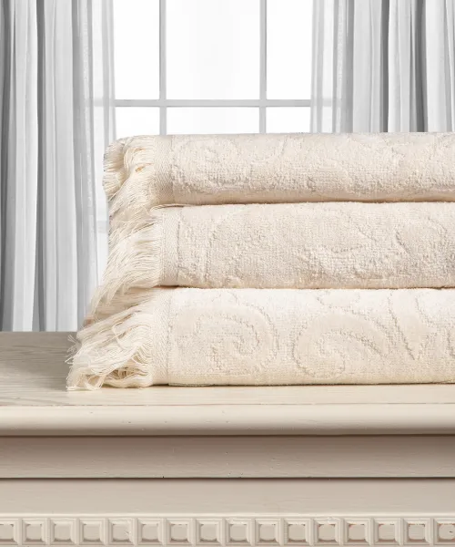 Βαμβακερή ζακάρ πετσέτα ALICIA 520gsm (50cm x 100cm) cream