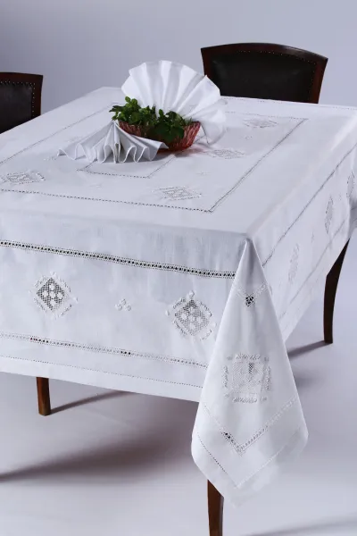 Χειροποίητο τραπεζομάντηλο 8702 (170cm x 220cm) λευκό