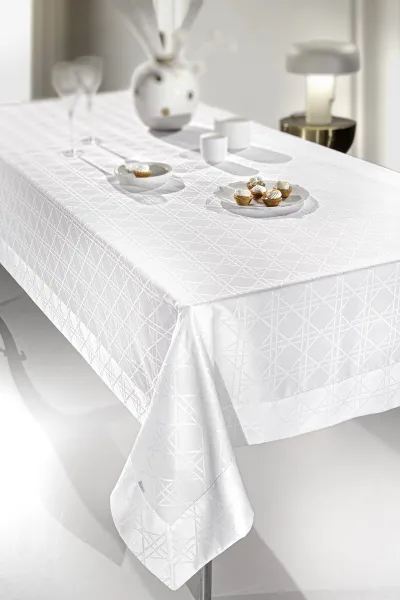 Τραπεζομάντηλο Glamour White 