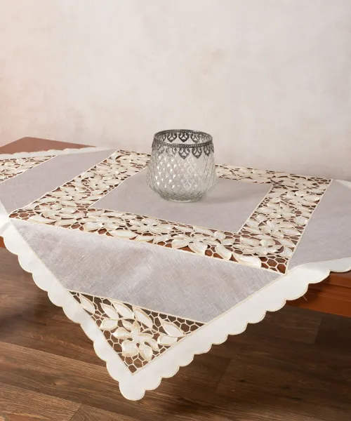 Σατέν κοφτό τραπεζοκαρέ (135cm x 135cm) 8024a