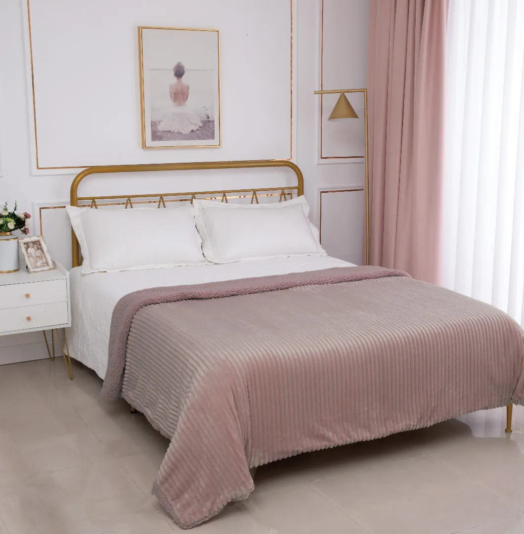 Κουβέρτα με sherpa kotle (170cm x 220cm) syklamen