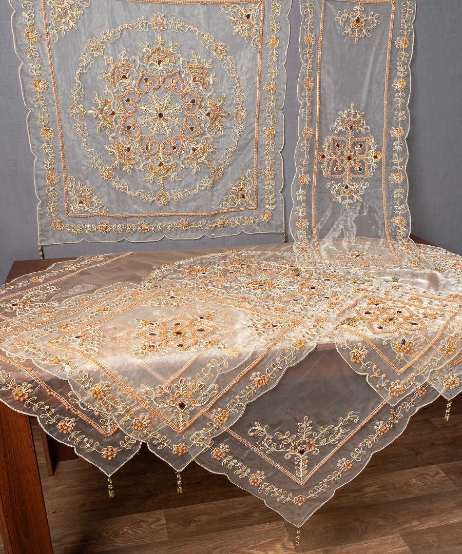 Σετ 7 τεμαχίων (85cm x 85cm, 40cm x 110cm, 130cm x 130cm, 2x38cm x 38cm, 2x55cm x 55cm) NG-031 Χρυσό