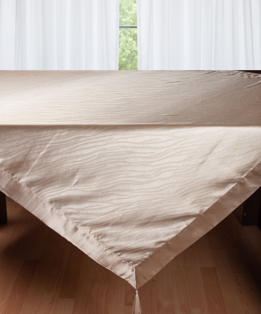 Σατέν τραπεζοκαρέ 2009 (130cm x 130cm) μπέζ
