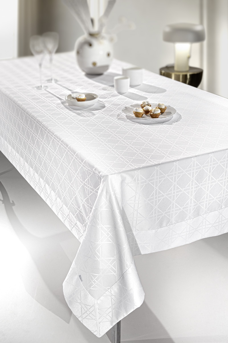 Τραπεζομάντηλο Glamour White 