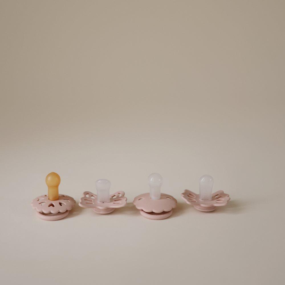 Σετ 4 Πιπίλες FRIGG - Floral Heart Blush 0-6 Μηνών