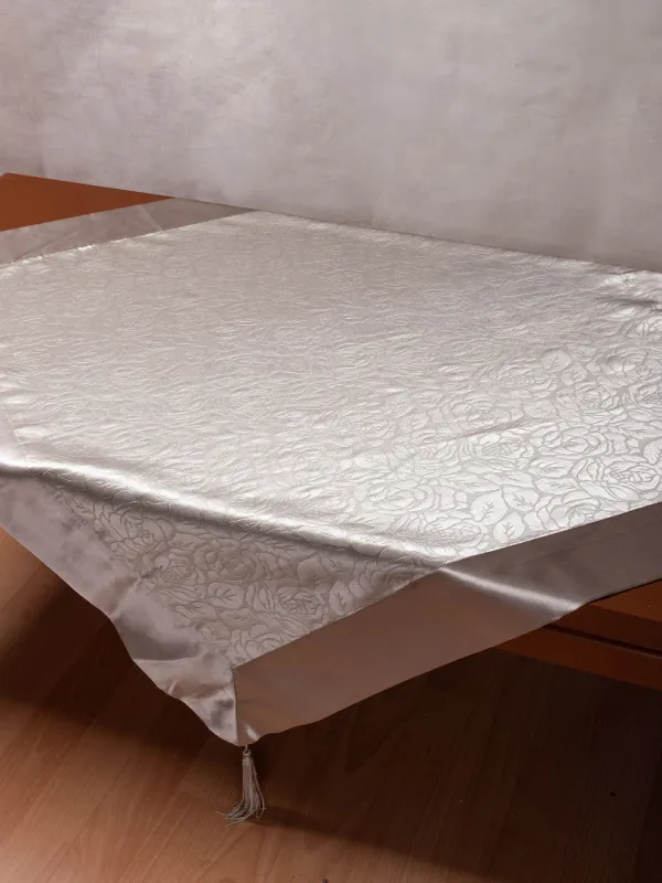 Σατέν τραπεζομάντηλο 2009 λουλούδι (130cm x 160cm) γκρί