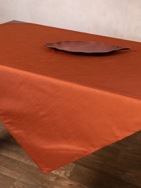 Σατέν τραπεζοκαρέ 2015 (130cm x 130cm) κεραμιδί