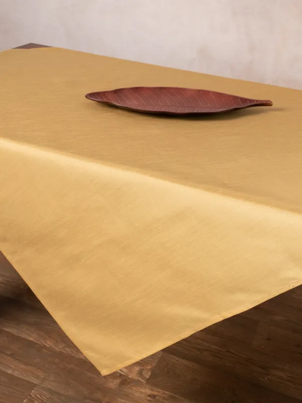 Σατέν τραπεζοκαρέ 2015 (130cm x 130cm) χρυσό