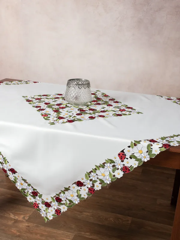 Σατέν κοφτό τραπεζοκαρέ (135cm x 135cm) 5000 not full